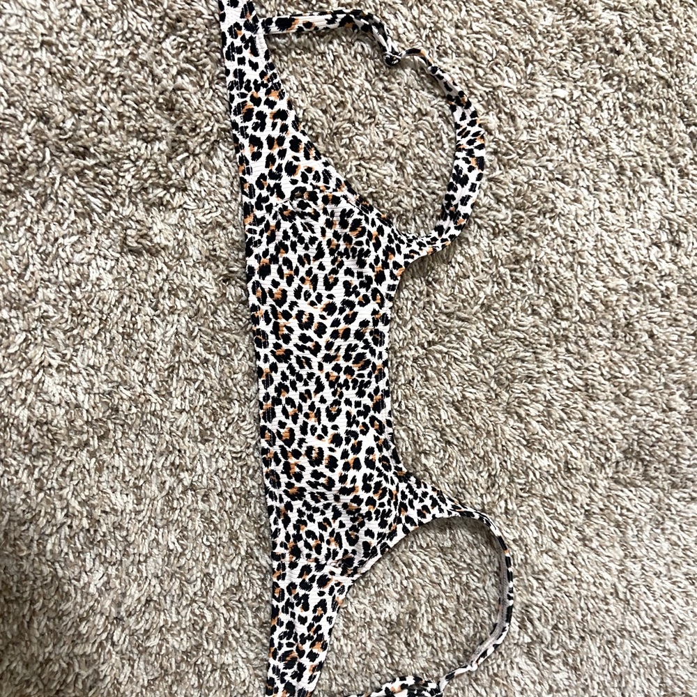 Cheetah print bikini top.
